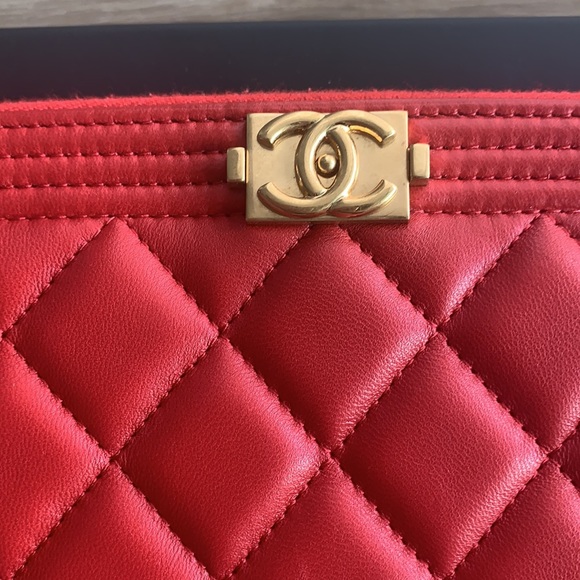Chanel Le Boy large O Case in lambskin - Picture 2 of 13
